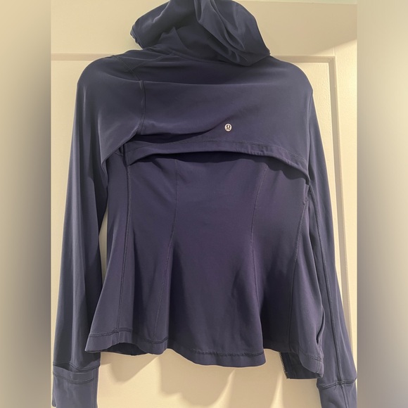 Hooded Define Jacket *Nulu
Colour Night Sea
Size 4 - Picture 2 of 3